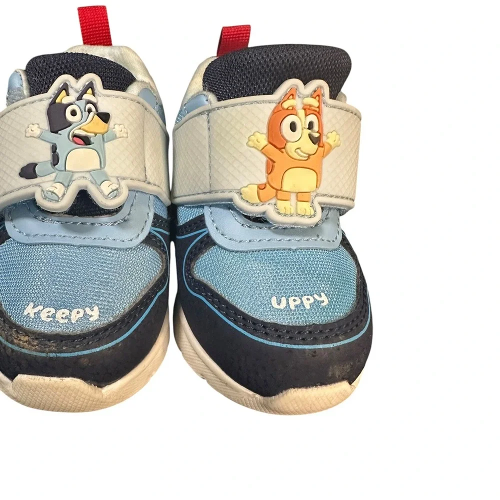 Bluey Kids Light Up Athletic‎ Sneaker  Slip On Shoes Size 5